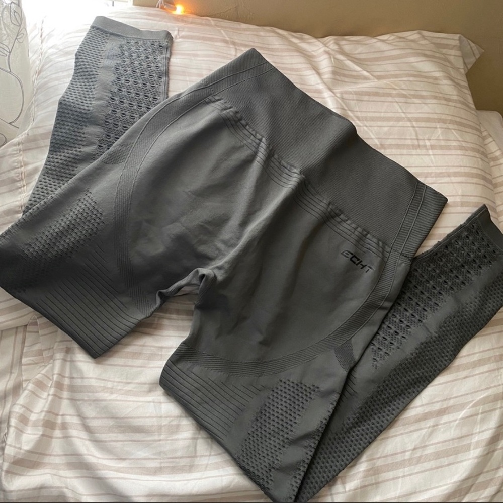 NOT FOR SALE — Echt leggings